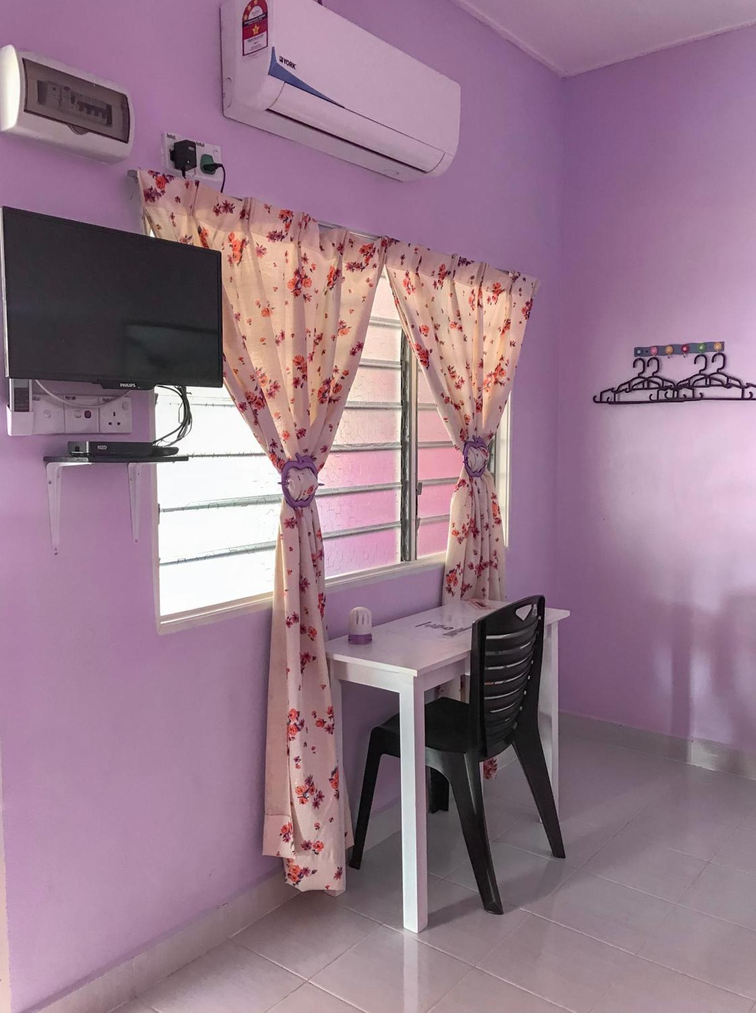 Rayyan'S Roomstay Pantai Kok Exteriör bild