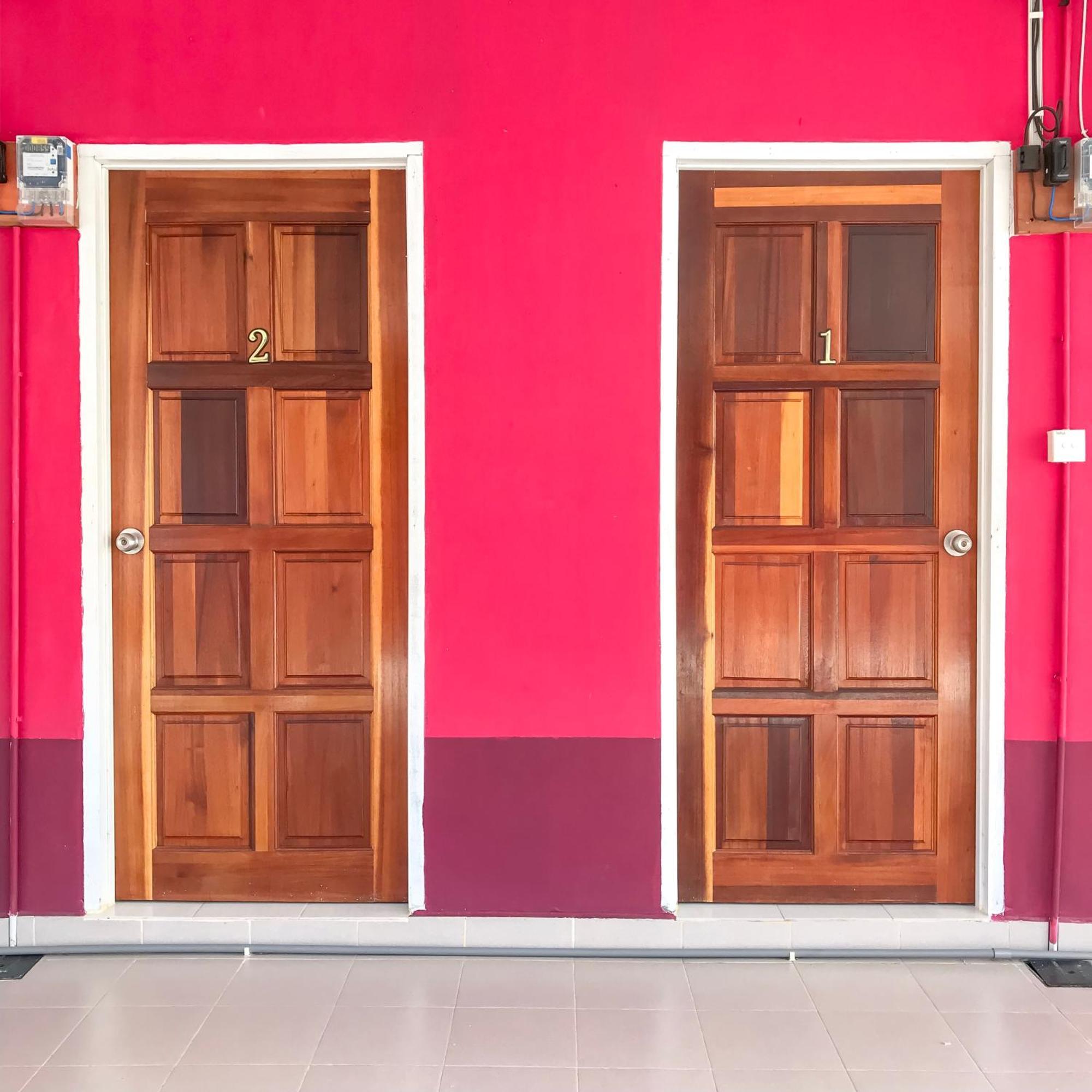 Rayyan'S Roomstay Pantai Kok Exteriör bild