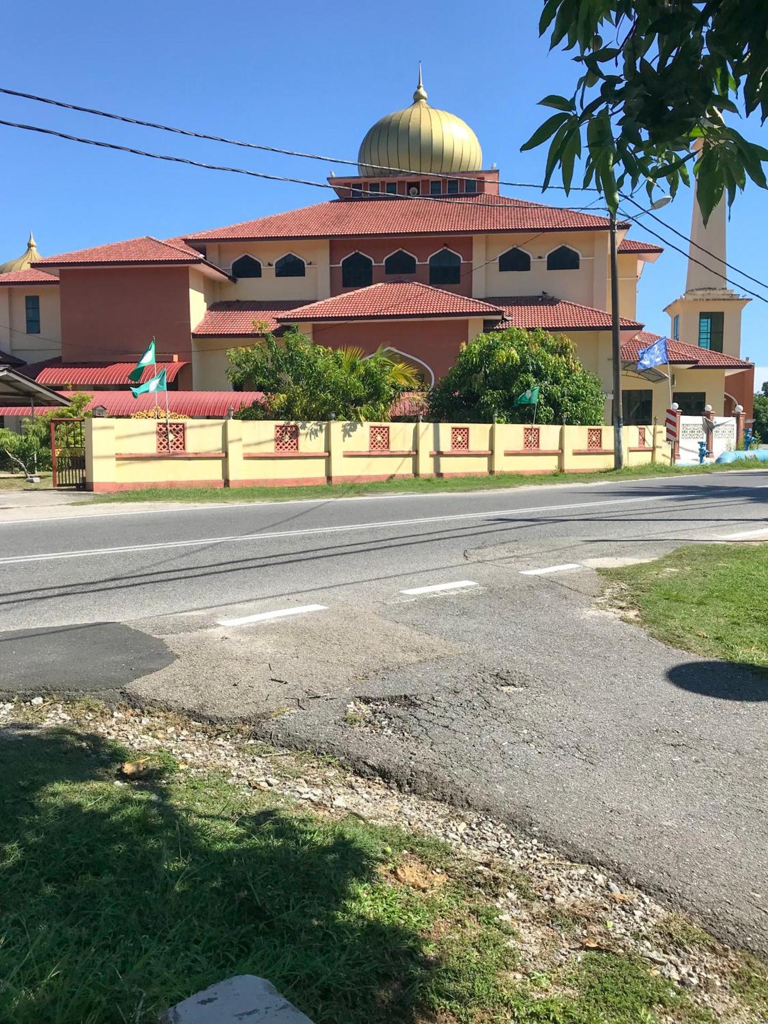 Rayyan'S Roomstay Pantai Kok Exteriör bild