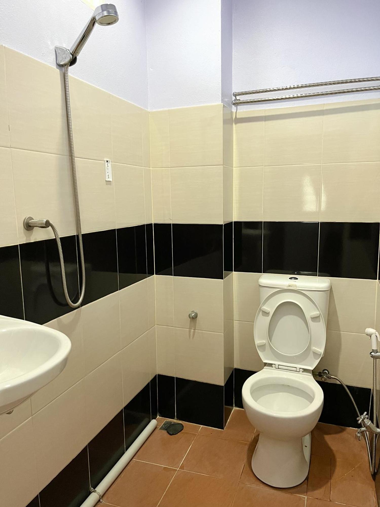 Rayyan'S Roomstay Pantai Kok Exteriör bild