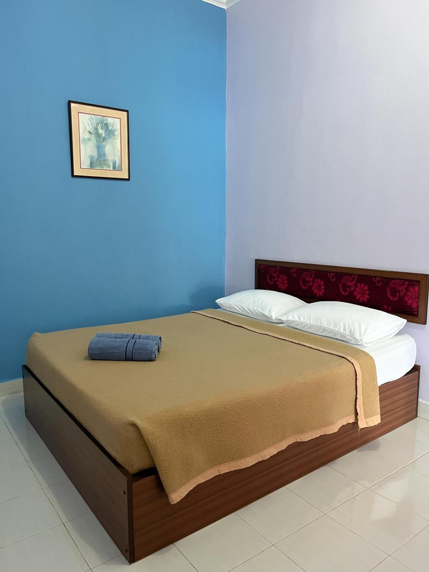 Rayyan'S Roomstay Pantai Kok Exteriör bild